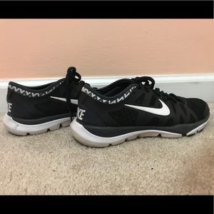 Nike Tennis Shoes